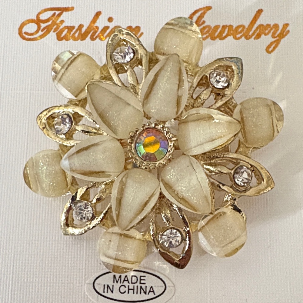 Gold and Cream Floral Brooch